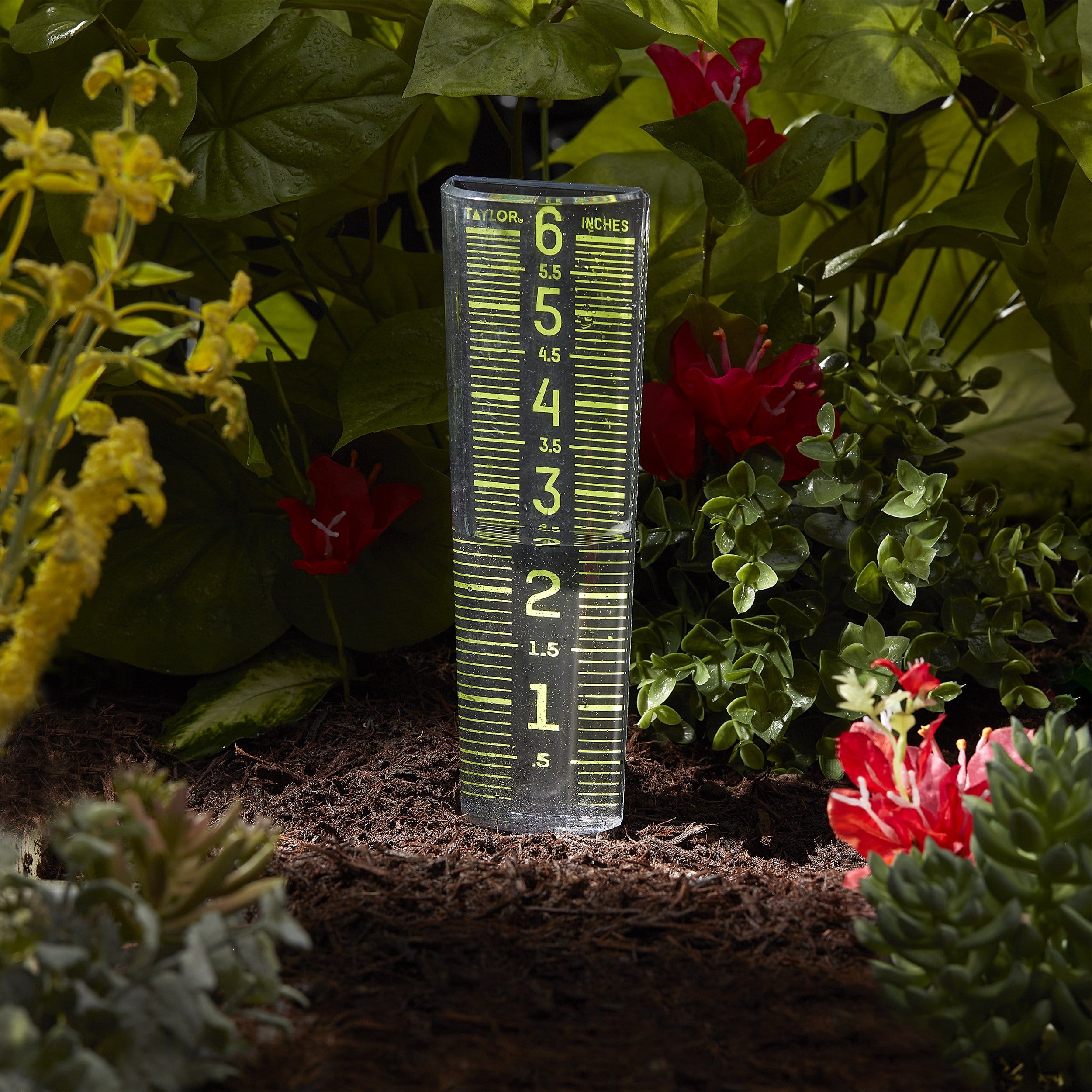 Medidor de lluvia y aspersores que brilla en la oscuridad ClearVu de 6"